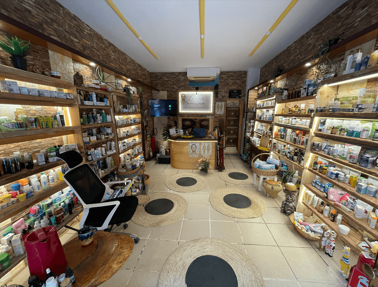 Interior del herbolario Artemisa